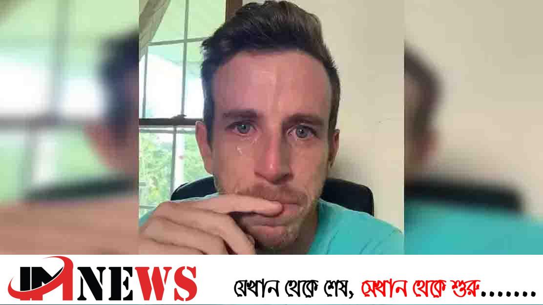 কর্মী ছাঁটাই পর কাঁদলেন ‘বস’!