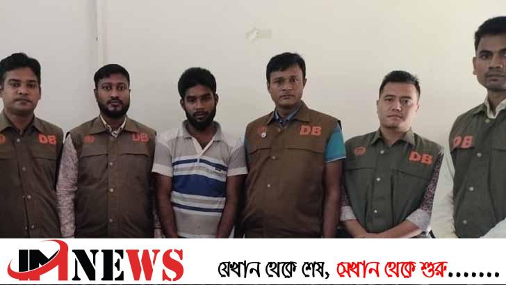 ফলের গোডাউনে ৭ লাখ টাকার ফেনসিডিলসহ ব্যবসায়ী গ্রেফতার