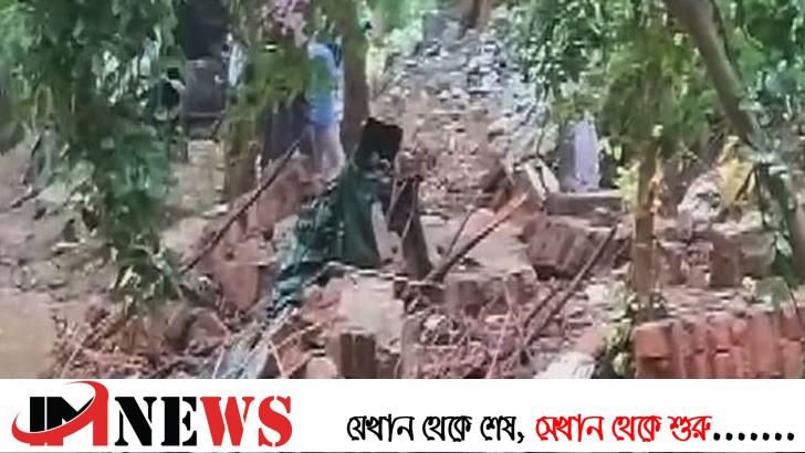 দেয়ালধসে ৯ নিহত