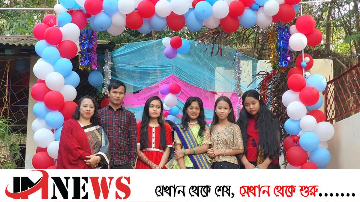 বড়দিনের আনন্দে মেতে উঠেছে খ্রিষ্টান ধর্মাবলম্বীরা