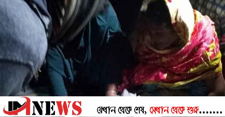 নৌকাডুবিতে মা-ছেলের মৃত্যু