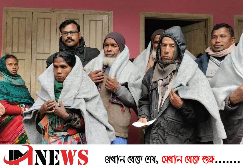 ঠাকুরগাঁওয়ে ১৪নং রাজাগাঁও ইউনিয়ন পরিষদের উদ্যোগে শীতবস্ত্র বিতরণ