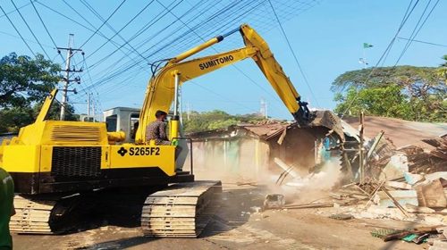 চট্টগ্রামে ৩৬২ অবৈধ স্থাপনা গুঁড়িয়ে দিল রেলওয়ে