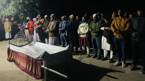 হাতকড়া-ডাণ্ডাবেড়ি নিয়ে মায়ের জানাজায় ছাত্রদল নেতা