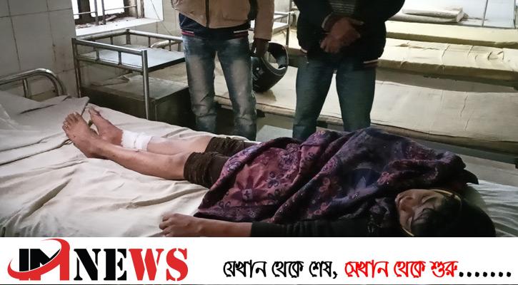 স্কুলছাত্রের পায়ে পেরেক ঢুকিয়ে নির্যাতন