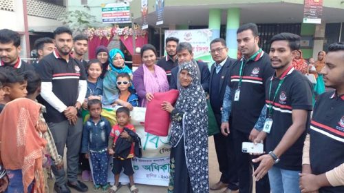 চাঁদপুরে শতাধিক পথশিশুর মাঝে শীতবস্ত্র বিতরণ