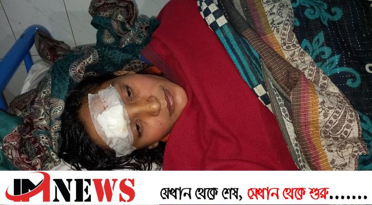 ভাসুরের মারধরে গৃহবধূ হাসপাতালে চিকিৎসাধীন