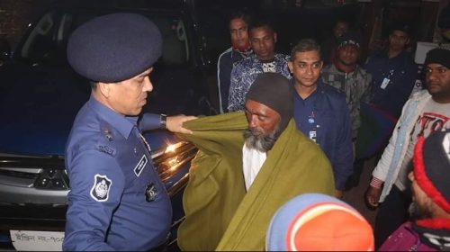 রাতের আঁধারে শীতার্তদের কম্বল দিল পুলিশ সার্ভিস অ্যাসোসিয়েশন