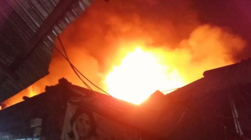 সোয়ারিঘাটে প্লাস্টিক কারখানা আগুন