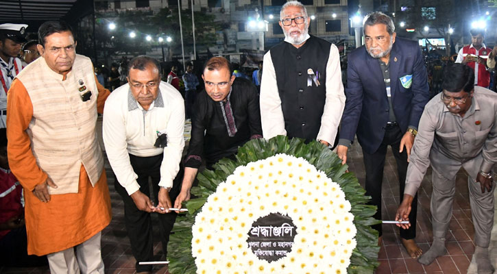 খুলনায় বিনম্র শ্রদ্ধার সঙ্গে শহীদদের স্মরণ