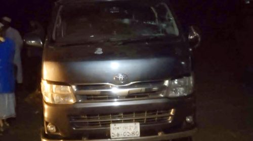 মাদক বিরোধী অভিযানে ডিবির গাড়ি ভাঙচুর, বাবা-ছেলে আটক