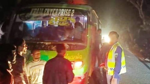 পত্নীতলায় সড়ক দুর্ঘটনায় নিহত ৩