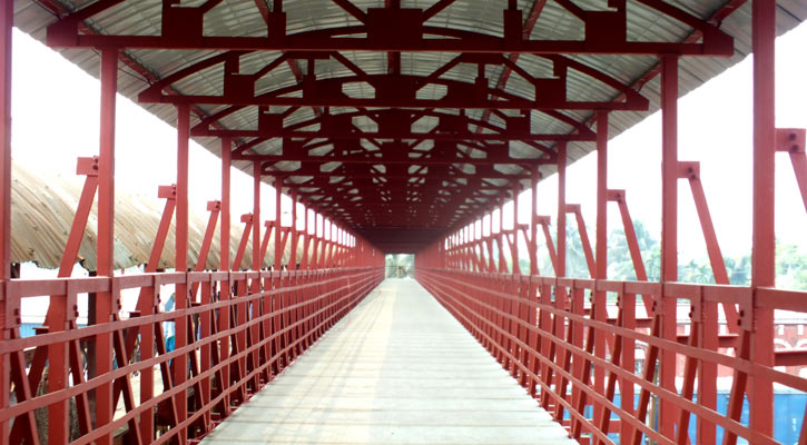 উদ্বোধনের অপেক্ষায় ঈশ্বরদী ফুট ওভারব্রিজ