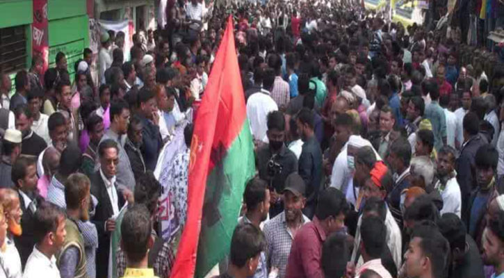 লালমনিরহাটে বিএনপির পদযাত্রায় মানুষের ঢল