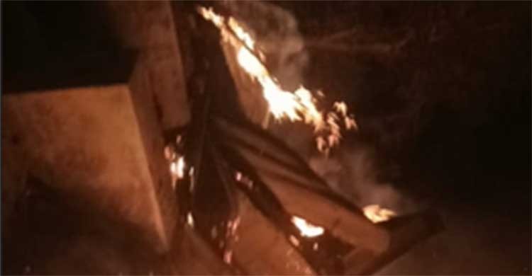 নোয়াখালীতে আগুনে ৬ ঘর পুড়ে ছাই