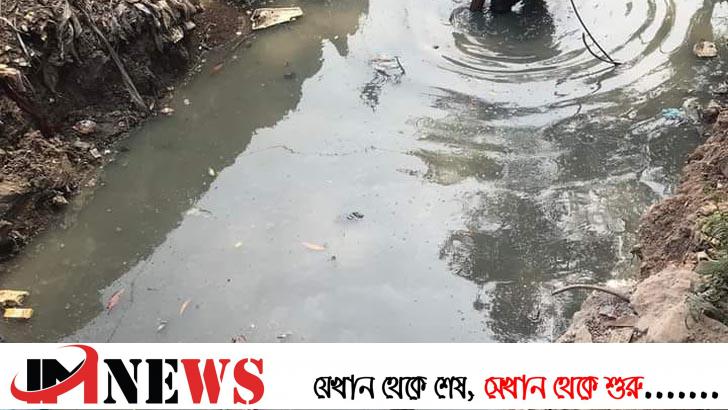 ড্রেন থেকে নবজাতকের লাশ উদ্ধার