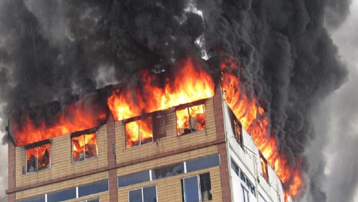 গুলশানে বহুতল আবাসিক ভবনে আগুন