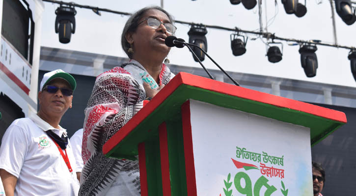 ‘নিজের চাইতেও মায়ের জিনিস অনেক প্রিয় হয়’