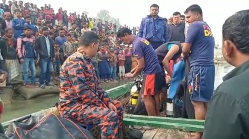 বাজি ধরে নদী সাঁতরে পার হওয়ার সময় নিখোঁজ বাবুলের সন্ধান মেলেনি