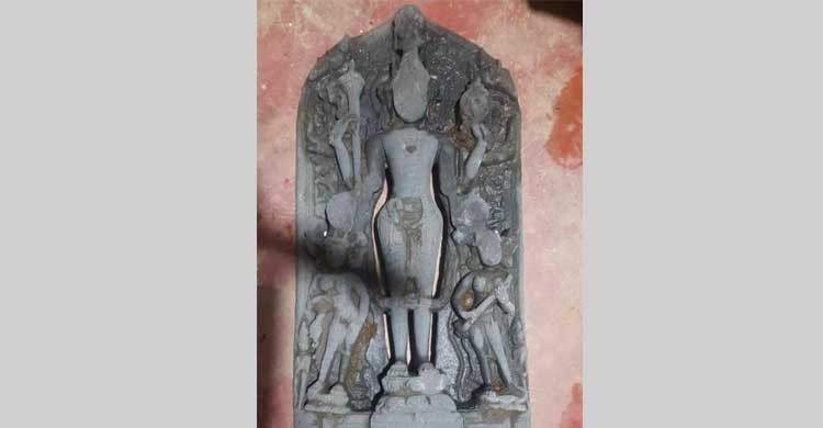 পুকুর খননকালে ১৫ কোটি টাকার বিষ্ণু মূর্তি উদ্ধার