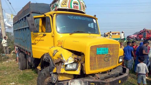 ট্রাক-ট্রাক্টর সংঘর্ষে নিহত ১