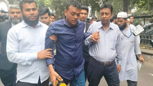 সুপ্রিম কোর্টে সাংবাদিকদের ওপর পুলিশের লাঠিচার্জ