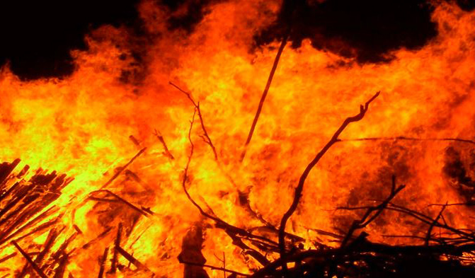 আগুনে পুড়ে বৃদ্ধার মৃত্যু