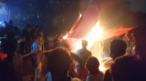 রেললাইনে আগুন-অবরোধে মামলা, আসামি ৩০০