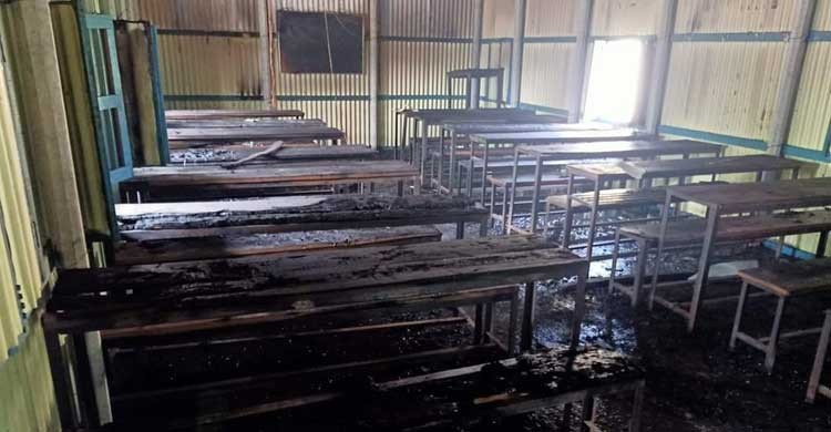 দুর্বৃত্তদের আগুনে পুড়লো কলেজ