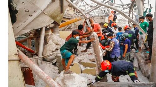 সীতাকুণ্ডে অক্সিজেন প্ল্যান্টে চলছে উদ্ধার অভিযান