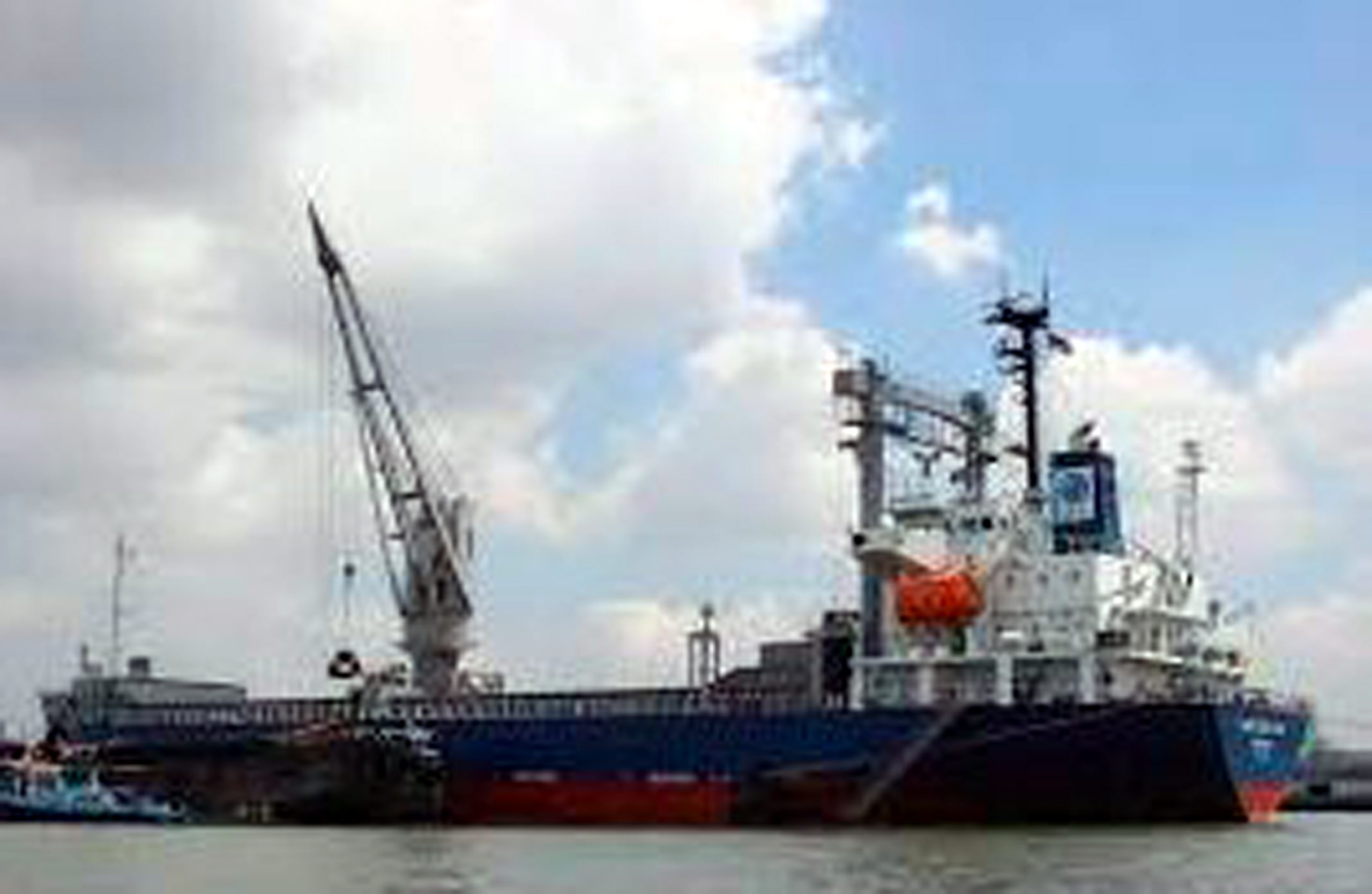 বঙ্গবন্ধু রেল সেতুর মালামাল নিয়ে মোংলায় বিদেশী জাহাজ