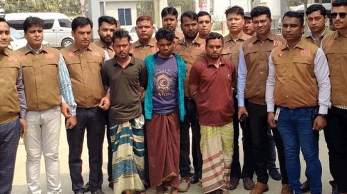 কিশোরীকে দলবদ্ধ ধর্ষণের পর হত্যা করে গাছে ঝুলিয়ে রাখে