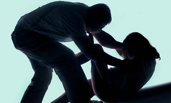 বাড়িতে একা পেয়ে মাদ্রাসাছাত্রীকে ধর্ষণচেষ্টা