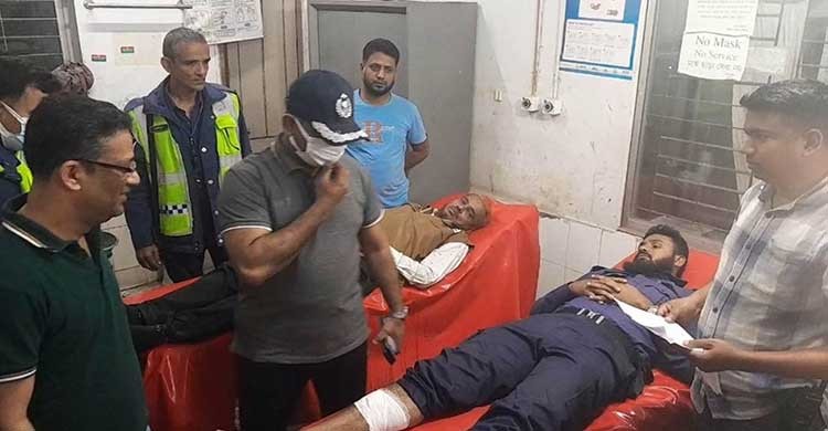 আ. লীগের দুই গ্রুপের সংঘর্ষে পুলিশসহ আহত ২০, আটক ১২