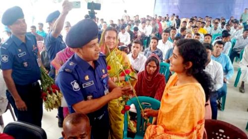 গাইবান্ধায় ১২০ টাকায় পুলিশের চাকুরি পেলেন ৯১ জন