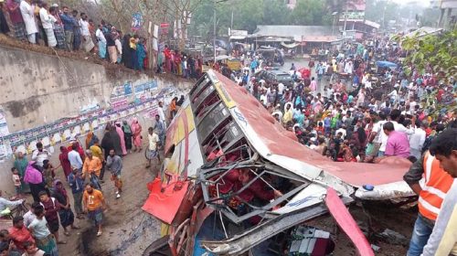 এক্সপ্রেসওয়েতে দুর্ঘটনা নিহত ১৯