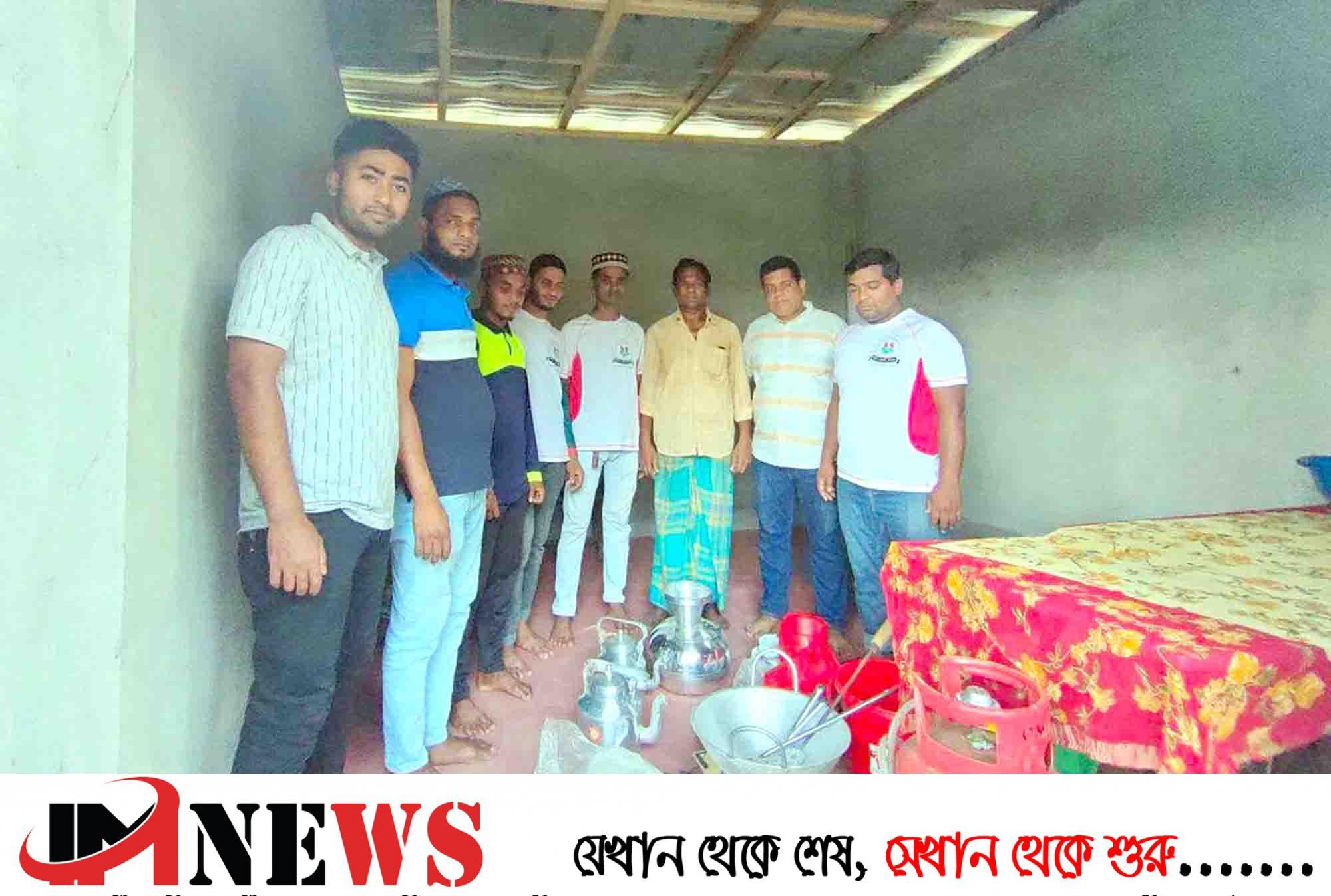 অগ্নিকান্ডে পুড়ে ক্ষতিগ্রস্ত ব্যবসায়ীদের সহয়তা করলেন ‘দান সেবা সংঘ’