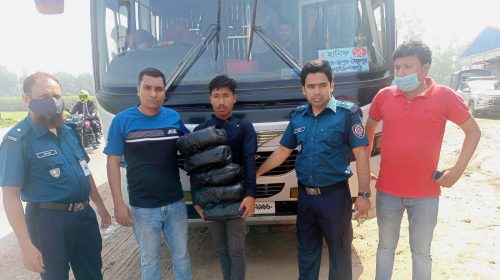 নীলফামারীতে মাদকদ্রব্য নিয়ন্ত্রণ অধিদপ্তরের অভিযানে গাঁজাসহ মাদক ব্যবসায়ী গ্রেফতার