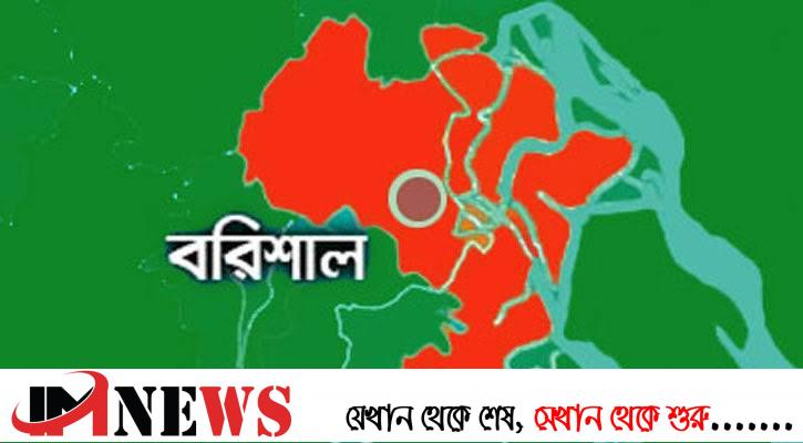 অবৈধ ড্রেজার দিলে বালু উত্তোলণ, হুমকিতে স্কুল ভবন